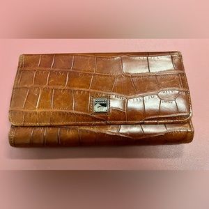 Rare Dooney & Bourke Bayou Tri-Fold Cognac Wallet